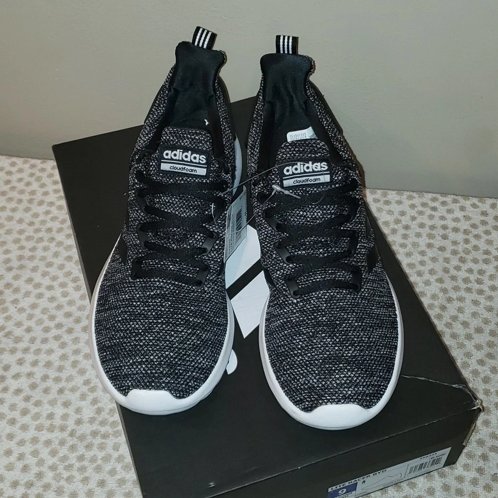 Adidas Cloudfoam Comfort, Breathable, lite Racer Made with Earth Friendly Mater - Picture 4 of 12